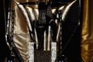 Madonna regina del Superbowl in abito nero Givenchy