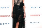Anja Rubik super sexy in total look Alberta Ferretti!