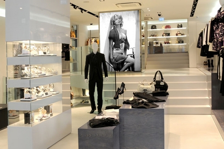 Guess by Marciano apre il Concept Store a Salerno