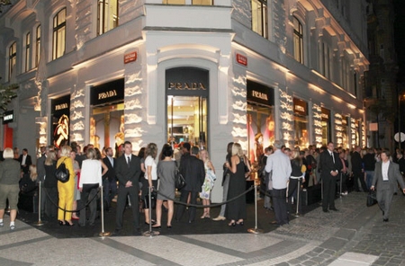 Prada: il party di apertura della boutique a Praga