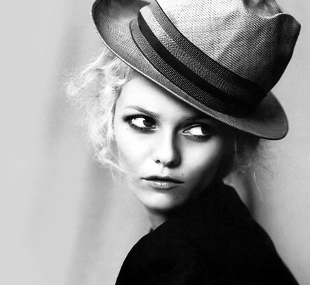 Vanessa-Paradis-Chanel