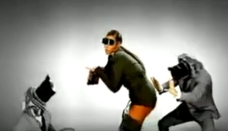 Video Videophone: Boyance indossa Jean Paul Gaultier