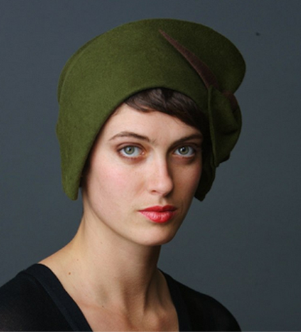 Cappelli anni Venti da una giovane fashionista: Behida Dolić