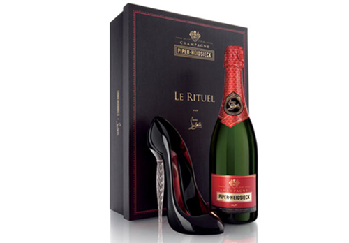 Christian Louboutin: brindisi fetish con un Piper-Heidsieck