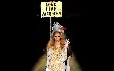 New York Fashion Week: tributo ad Alexander McQueen
