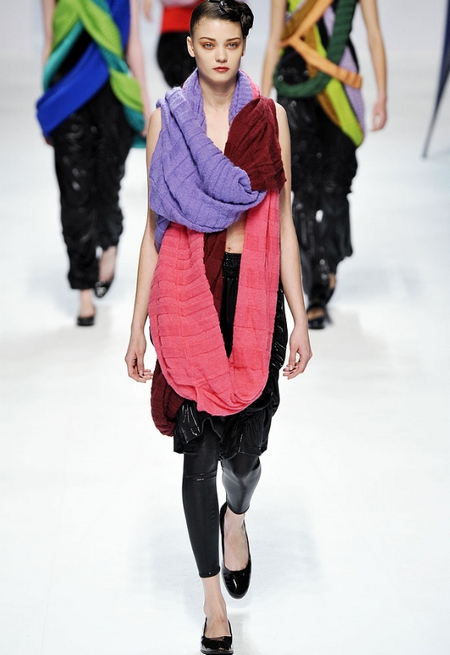 Issey Miyake, collezione autunno inverno 2010/2011