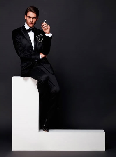 Jon Kortajarena nuova inconda di Karl Lagerfeld