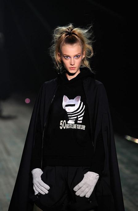 Yamamoto, cappotto portabile a Paris Fashion Week