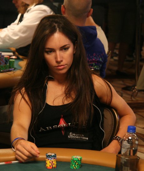 Liv Boeree vince 1 milione e 250 mila euro in un torneo di poker