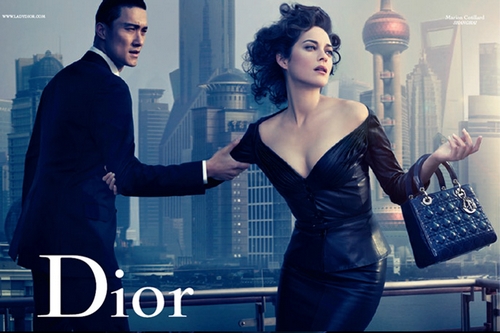 Lady Dior Lady Blue a Shanghai, diretto da David Lynch