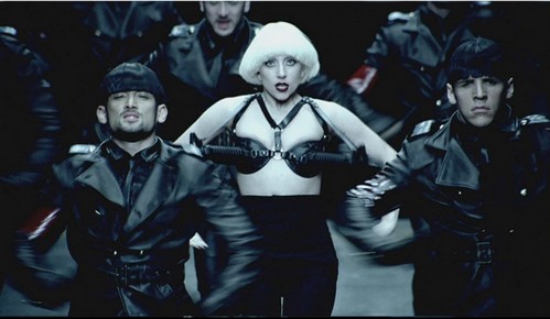 Video, foto del video Alejandro di Lady Gaga - tra moda e tendenza