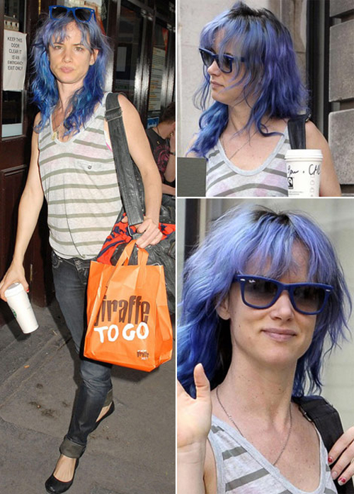 juliette-lewis-blue-hair-blue-raybans
