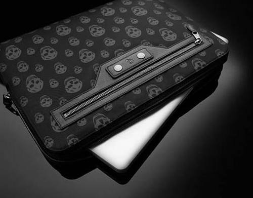 Alexander McQueen custodia per iPad e laptop