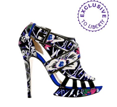 Nicholas Kirkwood, tre nuove shoes in onore del Flower Power