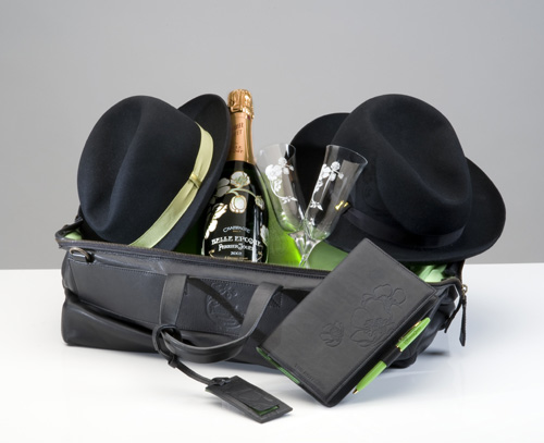 Idee regalo Natale 2010: per dandy, la special edition Perrier-Jouët con Borsalino