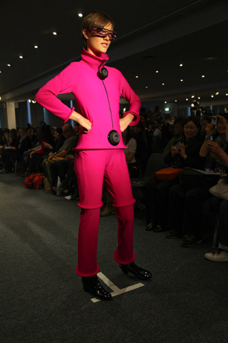 Pierre Cardin Collezione p/e 2011 dal Fashion Show di Parigi