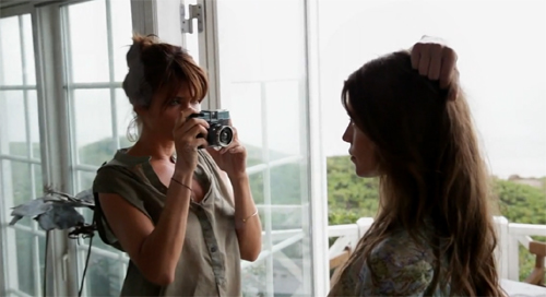 Helena Christensen p/e 2011: video/backstage della linea Hoss Intropia