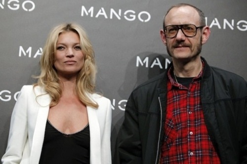 Mango presenta la collezione a/i 2012 con Kate Moss nel Pompidou di Parigi