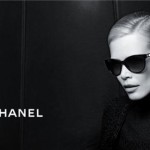 Claudia Schiffer fotografata da Karl Lagerfeld per la collezione a/i Chanel 2011 occhiali