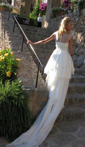 Anja Rubik sposa glamour a Mallorca in Emilio Pucci