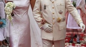 Charlene Wittstock veste giorgio Armani per il suo matrimonio con il Principe alberto di Monaco