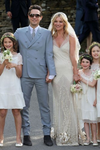Kate Moss sposa, l'abito Galliano dall'anima rock 