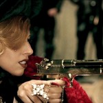 Lady-Gaga-pistola rossetto Judas