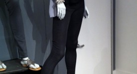 gap negozio londra manichini skinny polemica