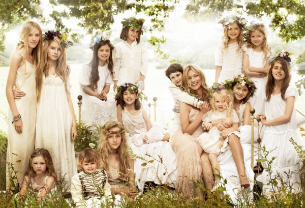 Il video di Vogue sulle poetiche nozze bucoliche di Kate Moss 