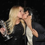 lady-gaga-britney-spears-bacio