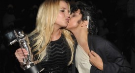 lady-gaga-britney-spears-bacio