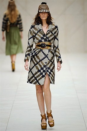 Londra Fashion Week 2011: Burberry Prorsum p/e 2012