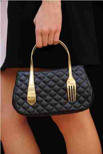 Milano Fashion Week, il fashion food nella p/e 2012 di Moschino Cheap and Chic