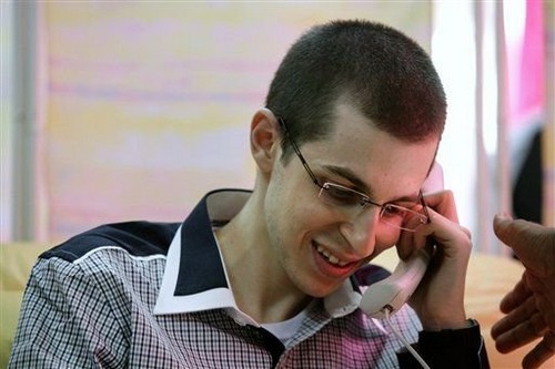 Camicia di Gilad Shalit diventa un must nella Striscia di Gaza