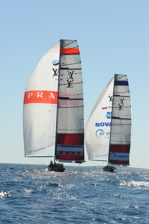 Italian Team Luna Rossa (L) sails  again