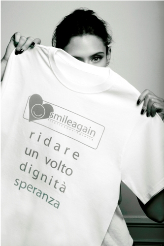 Bianca Balti sostiene Smileagain in un evento contro la violenza sulle donne