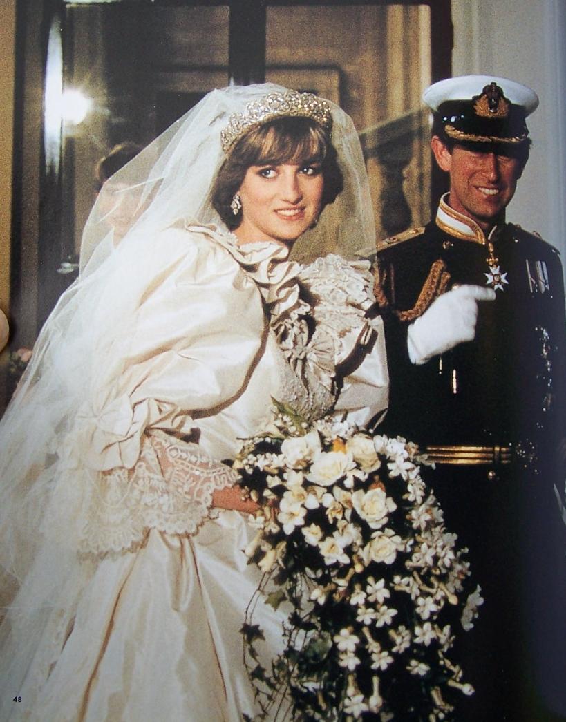 All’asta per 76mila euro la copia dell'abito nuziale di Lady Diana