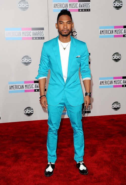 Calvin Klein agli Annual American Music Awards veste Joe Jonas e Miguel