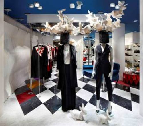 Moschino apre una nuova boutique a Parigi