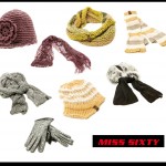 idee regalo natale guanti-moschino sciarpe-e-cappelli