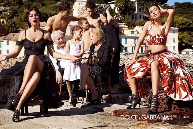 L'estate sexy di Dolce & Gabbana con Monica Bellucci e Bianca Balti