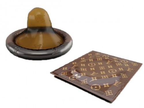 Il preservativo firmato Louis Vuitton, forse una bufala firmata Irakli Kiziria