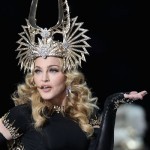 madonna-regina-superbowl-abito-givenchy