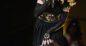 madonna-regina-superbowl-abito-givenchy