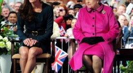 regina elisabetta critiche look kate middleton