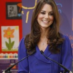 Kate Middleton primo discorso ufficiale abito bluette Reiss