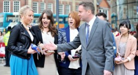 Kate Middleton scarpe studentessa designer becka hunt