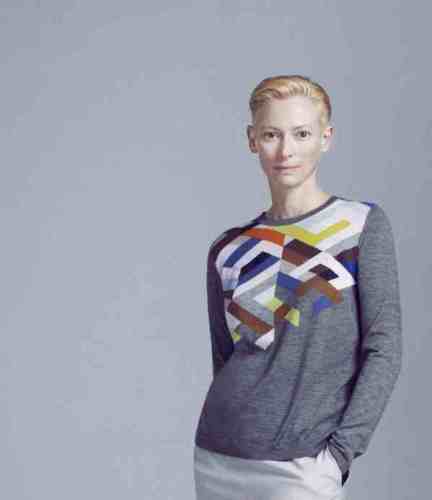 Tilda Swinton si riconferma testimonial Pringle of Scotland per la p/e 2012