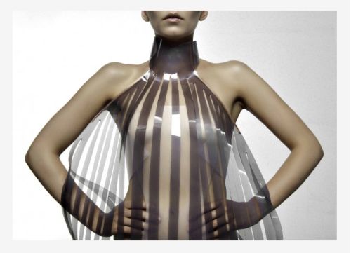 Intimacy 2.0, il vestito che diventa trasparente se il cuore accelera