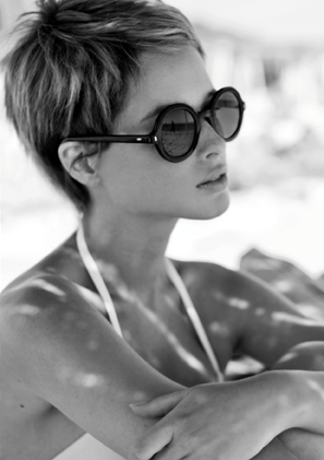 Giorgio Armani lancia l'adv di Frames of Life, la nuova collezione eyewear